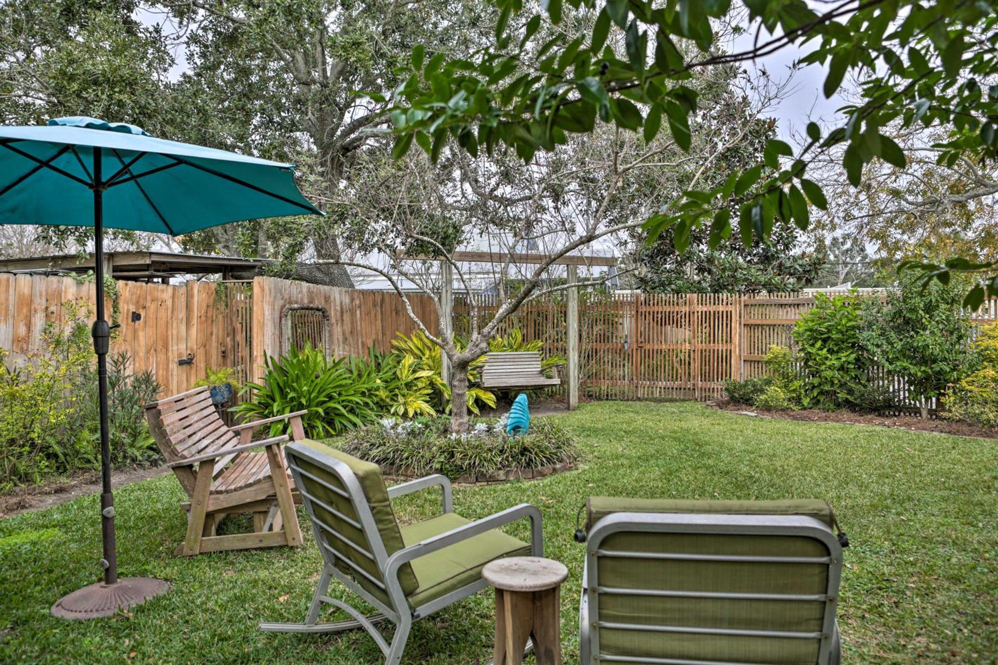 Bay St. Louis Walk To Beach From Chic Old Town Apartment With Yard מראה חיצוני תמונה